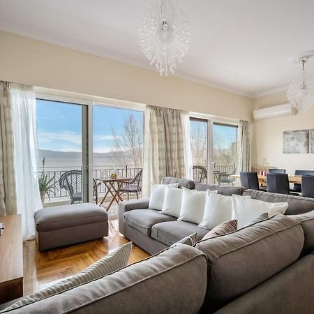 Bright Central Apartment With Splendid Sea View! Халкис Екстериор снимка