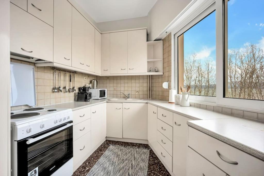 Bright Central Apartment With Splendid Sea View! Халкис Екстериор снимка
