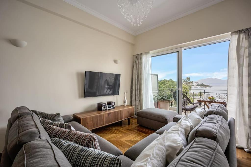 Bright Central Apartment With Splendid Sea View! Халкис Екстериор снимка