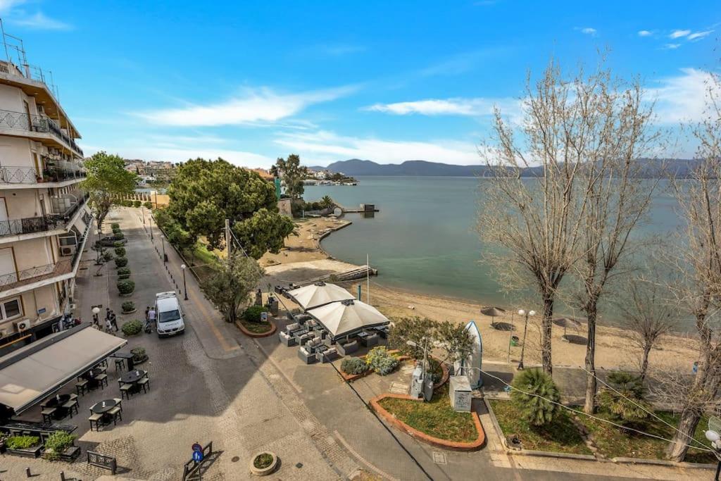 Bright Central Apartment With Splendid Sea View! Халкис Екстериор снимка