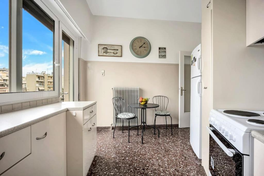 Bright Central Apartment With Splendid Sea View! Халкис Екстериор снимка