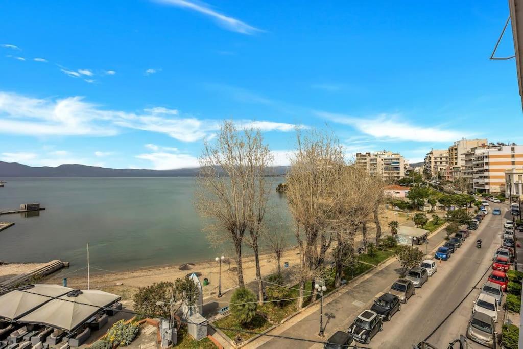 Bright Central Apartment With Splendid Sea View! Халкис Екстериор снимка