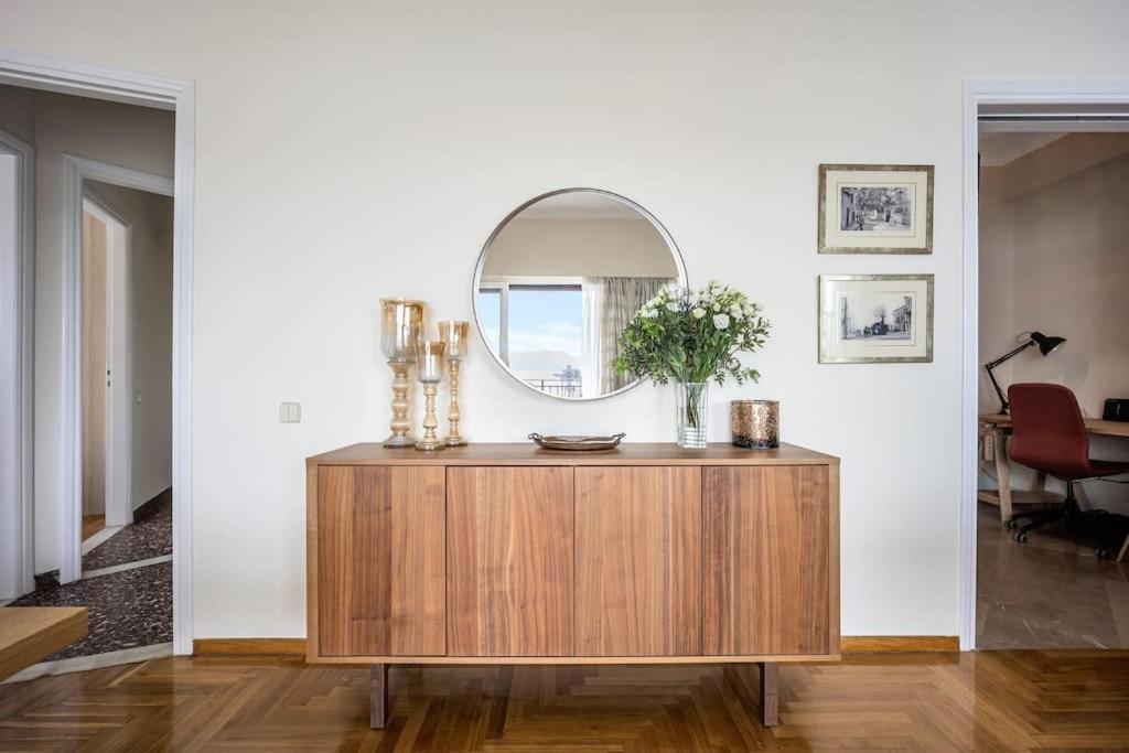 Bright Central Apartment With Splendid Sea View! Халкис Екстериор снимка