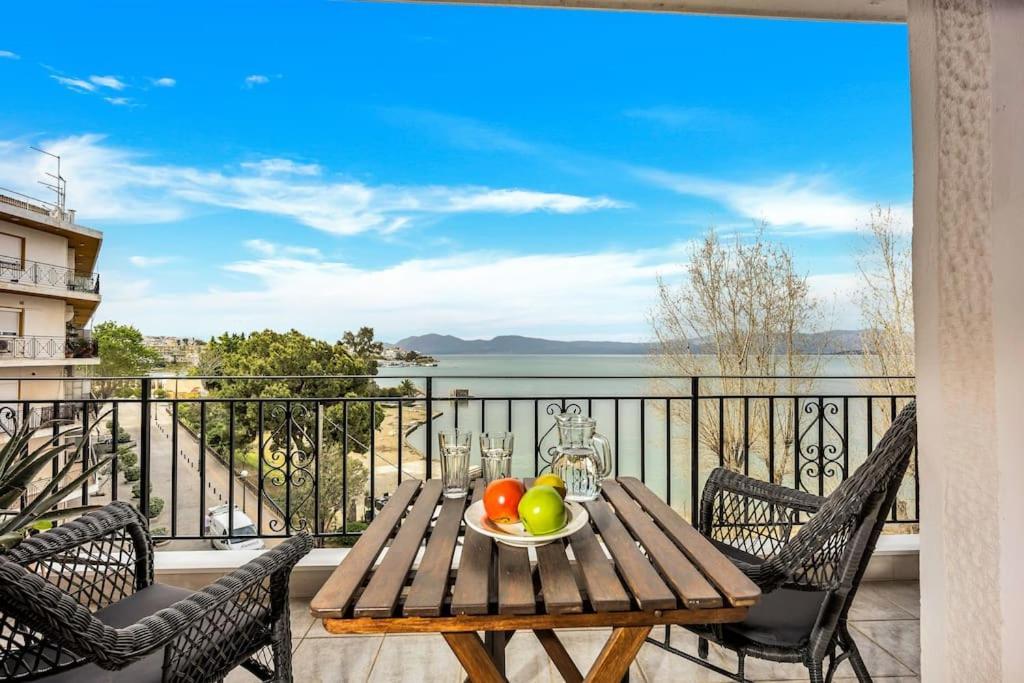 Bright Central Apartment With Splendid Sea View! Халкис Екстериор снимка